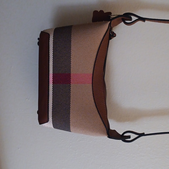Stylish Tan and Brown Crossbody Bag - Picture 2 of 7